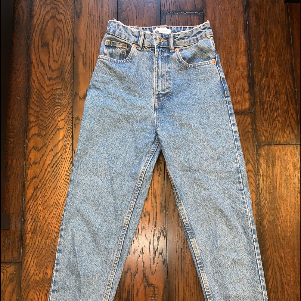 Zara Mom Jeans in a size US 0